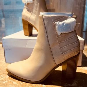 Size 8 just fab cream colored booties stacked heels